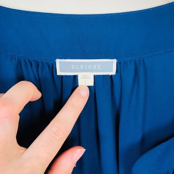 Nordstrom Pleione V-Neck Button Down Blouse - Picture 4 of 5